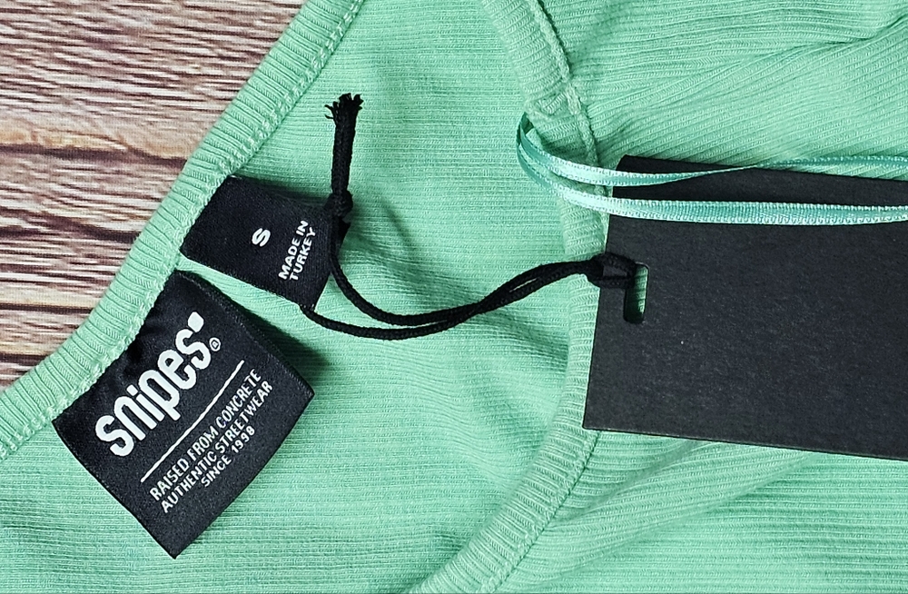 Snipes Green Ribbed Crop Top - Picture 3 of 3